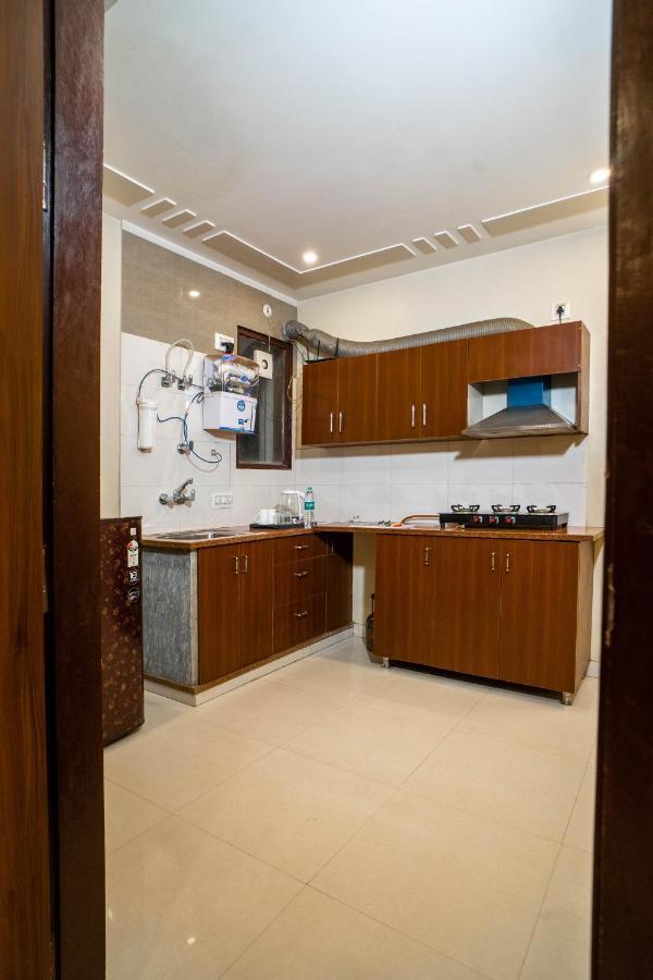 The Lodgers 2 Bhk Serviced Apartment Infront Of Artemis Hospital Гургаон Екстериор снимка