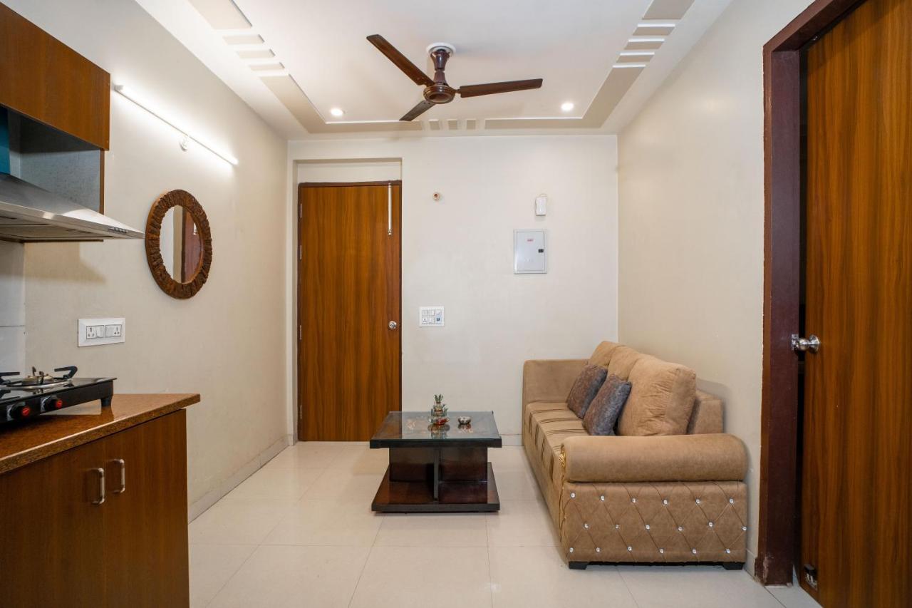 The Lodgers 2 Bhk Serviced Apartment Infront Of Artemis Hospital Гургаон Екстериор снимка