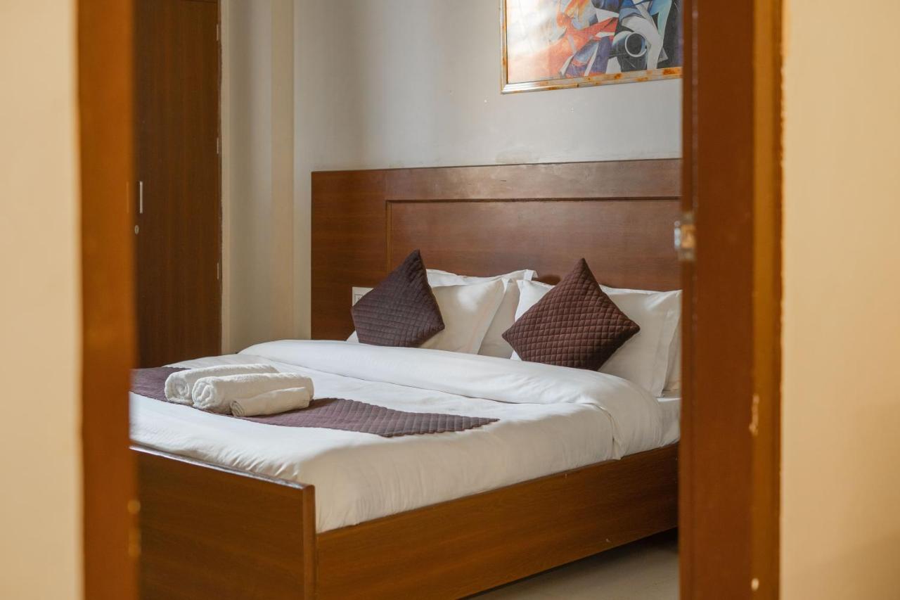 The Lodgers 2 Bhk Serviced Apartment Infront Of Artemis Hospital Гургаон Екстериор снимка