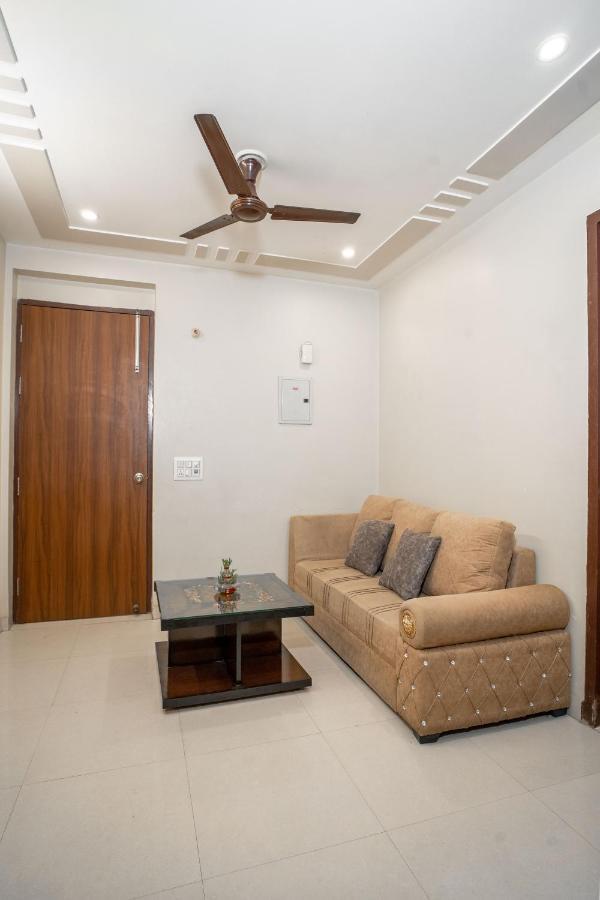 The Lodgers 2 Bhk Serviced Apartment Infront Of Artemis Hospital Гургаон Екстериор снимка