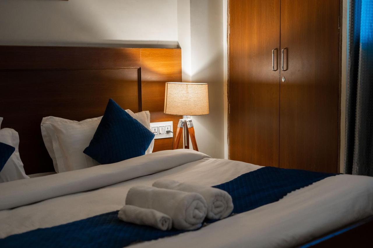 The Lodgers 2 Bhk Serviced Apartment Infront Of Artemis Hospital Гургаон Екстериор снимка