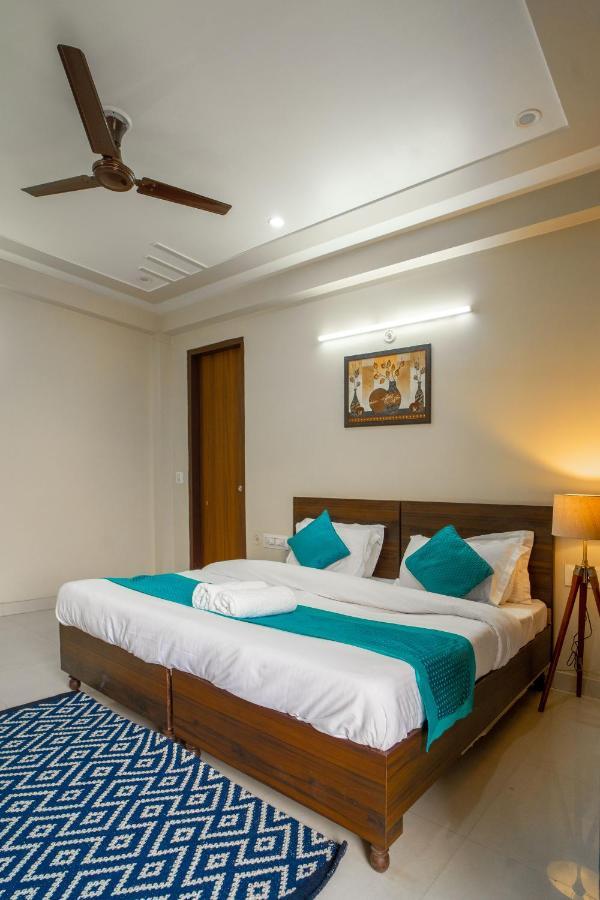 The Lodgers 2 Bhk Serviced Apartment Infront Of Artemis Hospital Гургаон Екстериор снимка