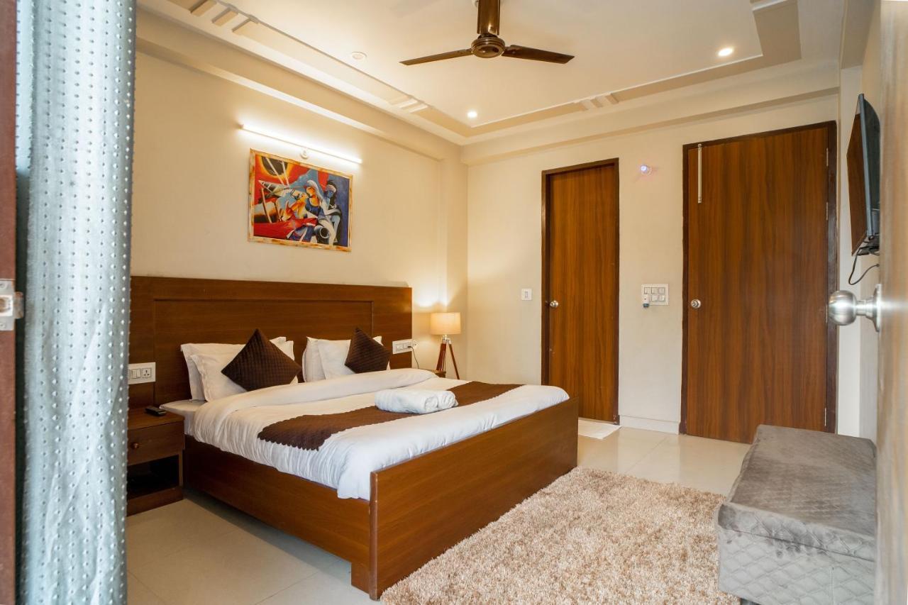 The Lodgers 2 Bhk Serviced Apartment Infront Of Artemis Hospital Гургаон Екстериор снимка