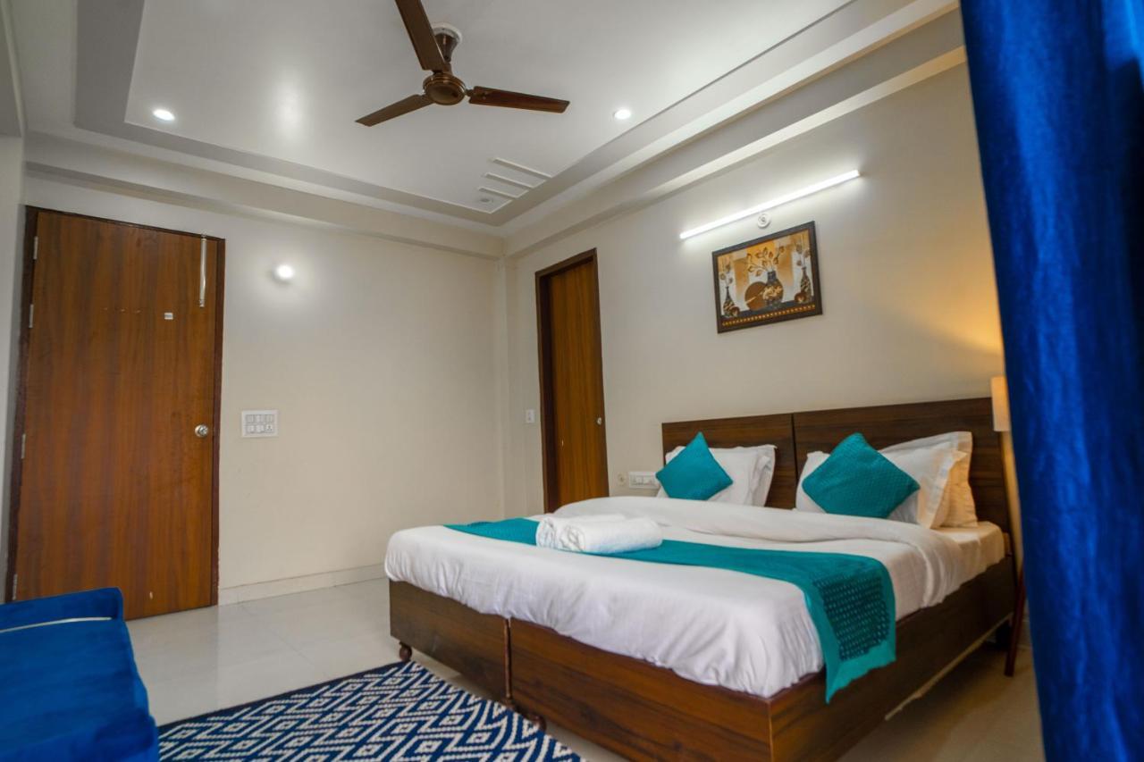 The Lodgers 2 Bhk Serviced Apartment Infront Of Artemis Hospital Гургаон Екстериор снимка