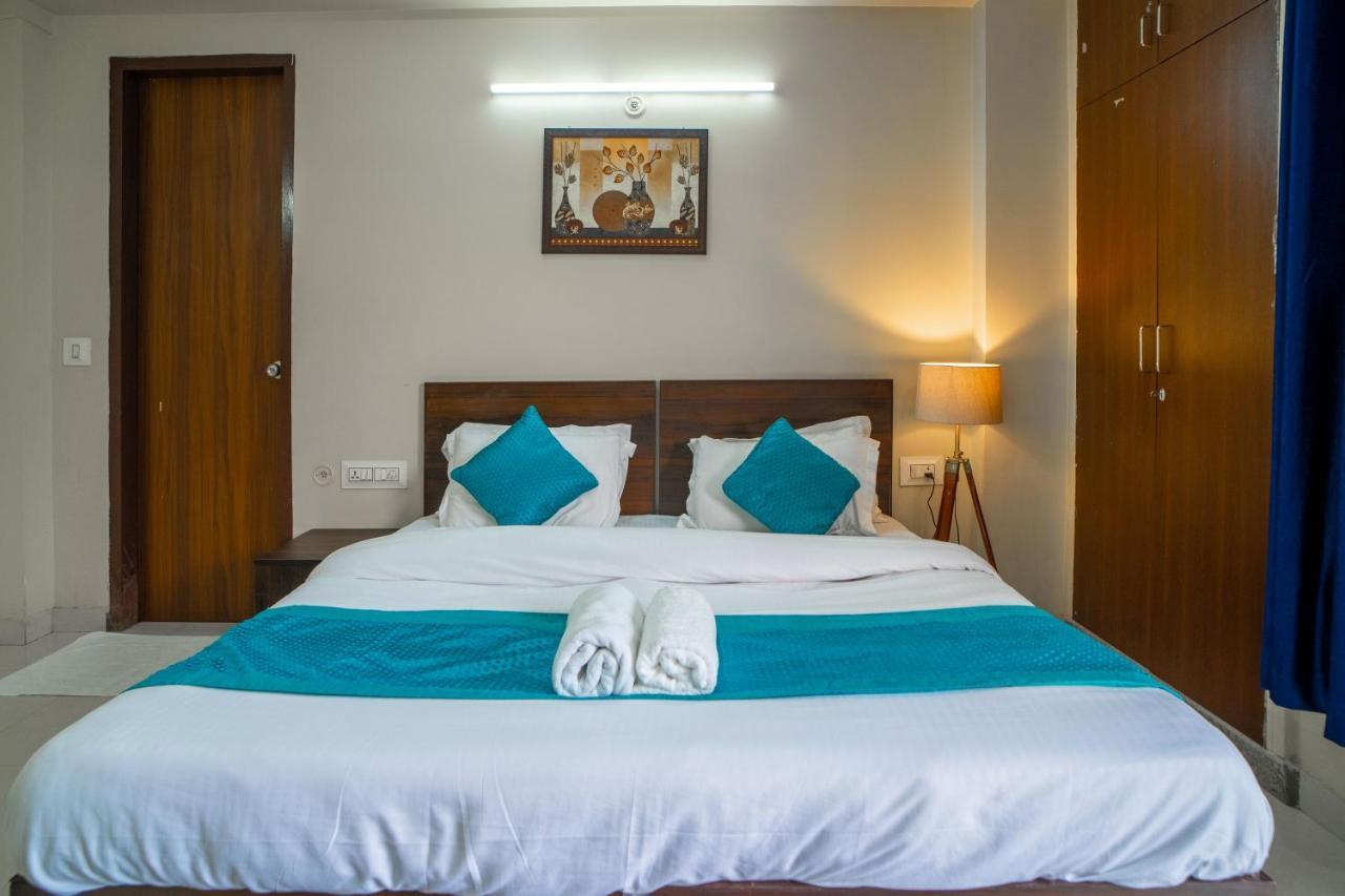 The Lodgers 2 Bhk Serviced Apartment Infront Of Artemis Hospital Гургаон Екстериор снимка